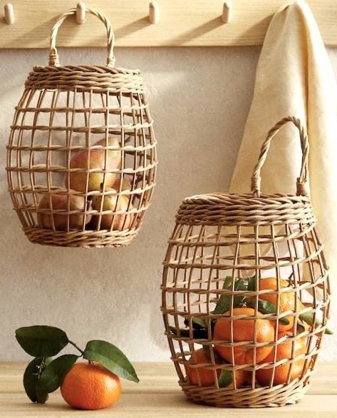 Rattan Storage, Willow Weaving, Plastic Baskets, Paper Weaving, Weaving Projects, Fruit Basket, Zara Home, Hanging Baskets, Storage Basket