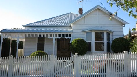 Belmont Re-roofing Project features Zincalume® True Blue Roofing Pty Ltd have recently completed this Re-roofing project in Belmont, a southern suburb of Geelong, Victoria.  The name “Belmont”means “beautiful hill” and True Blue Roofing Pty Ltd have ensured this home’s new metal roof shines bright upon the hill! The clients decided to replace their old, rusty, galvanised iron roof with a... Gutter Colors, Metal Roof Colors, Galvanized Roofing, Zinc Roof, Weatherboard House, Roof Restoration, Architectural Wall, Cambridge House, Corrugated Metal Roof