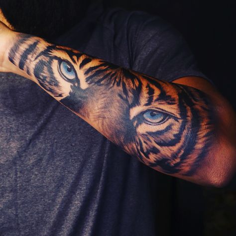 Tiger Arm Tattoo, Arm Tattoos For Guys Forearm, Cool Forearm Tattoos, Pretty Tattoos For Women, Arm Tattoos, Arm Tattoos For Guys, Forearm Tattoo, Arm Sleeve, Pretty Tattoos