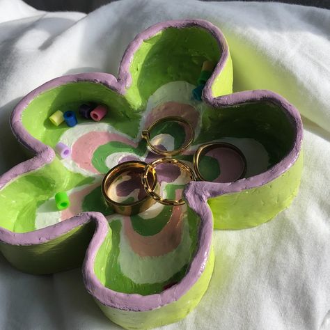 Flower Tray Clay, Flower Ashtray Clay, Clay Jewellery Holder, Jewlery Holder, Flower Tray, Clay Plates, Diy Jewelry Holder, Clay Diy Projects, Clay Bowl