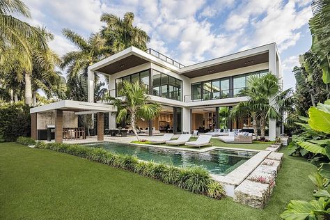 1824 West 24th Street by Kobi Karp Miami Beach Florida, Villa Design, House Flooring, Beach Florida, Modern House Exterior, Luxury House, Miami Beach, Modern Architecture, Architecture House