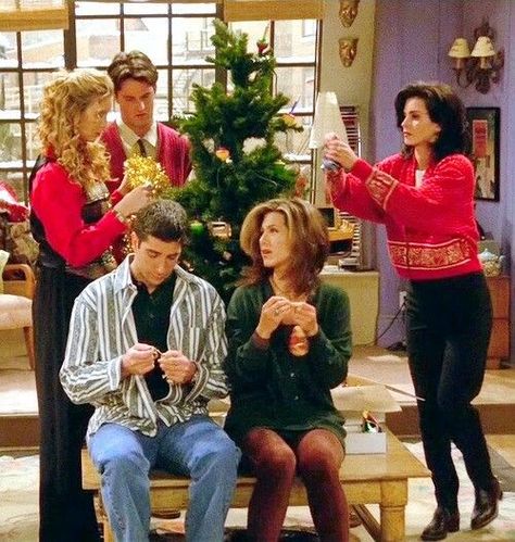 Christmas Tv Shows, Friends Experience, Christmas Feels, Seasons Changing, Christmas Episodes, Writing Projects, Christmas Friends, Friends Cast, Friends Moments