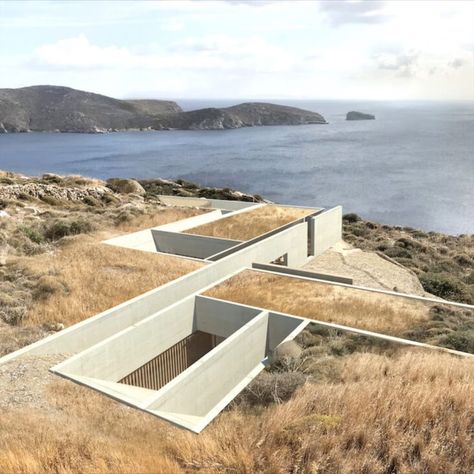 The project is situated on a slope in the southern part of the island of Serifos. Striking rock formations, low vegetation and unobstructed views to the sea characterise this amphitheatrical plot

#architecture #architect #amazingarchitecture #design #interiordesign #interiordesigner #decor #homedecor #home #house #luxury #diy #travel #amazing #photography #realestate #casa #arquitecto #arquitectura #decoration #greece #pool #greekisland #bathroom #kitchen #bedroom #livingroom Greece Pool, Slope House, Underground Homes, Cliff House, Sea House, House Luxury, Architecture Design Concept, Brutalist Architecture, Island House