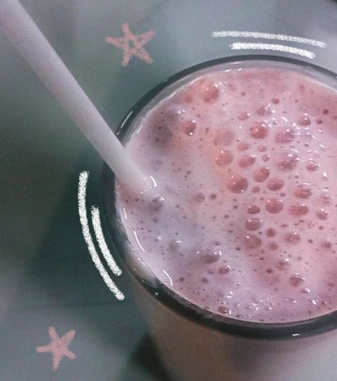 strawberry juice 🍓🌼 #aesthetic #strawberry #fyp #linopicss #photography Strawberry Juice Aesthetic, Juice Aesthetic, Aesthetic Strawberry, 2024 Aesthetic, Strawberry Juice, February 13, Rainy Days, Juice, Collage