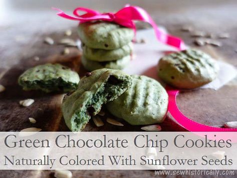 Green Chocolate Chip Cookies – Naturally Colored With Sunflower Seeds Green Cookies, Sunflower Seed, Food Themes, So Delicious, Sunflower Seeds, Original Recipe, Chip Cookies, Chocolate Chip Cookies, Vegan Vegetarian