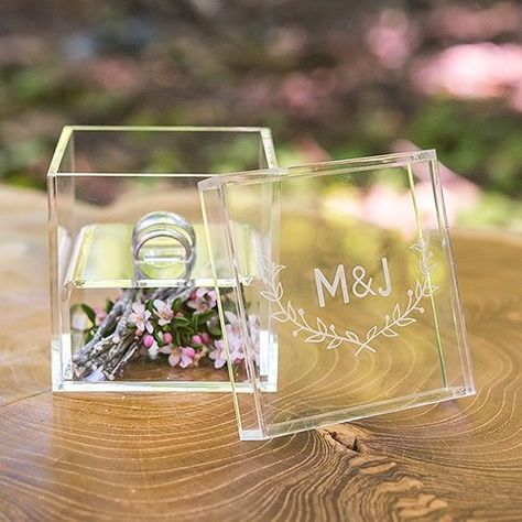 Unique Wedding Ring Box, Ring Bearer Pillow Alternative, Unique Ring Box, Traditional Wedding Rings, Personalized Ring Box, Wedding Ring Bearer Pillow, Ring Bearer Box, Ring Pillow Wedding, Acrylic Ring