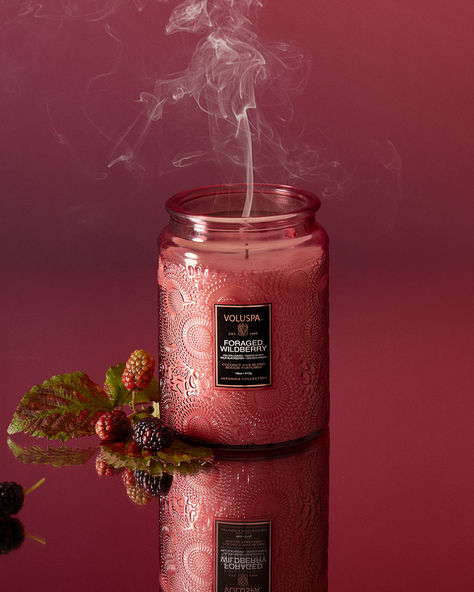 Color forecast: Burgundy✨⁠
⁠
#Voluspa #FallsFinest #ForagedWildberry #FallCandle #FallScents #FallScentedCandles #BerryCandles #ScentedCandles #FallHomeDecor #FallAesthetic #FallDecor #BurgundyAesthetic Edgy Outfits Fall, Bubble Skirt Outfit, Outfits Fall Aesthetic, Burgundy Aesthetic, Daisy Edgar Jones, Large Glass Jar, Outfits College, College Gameday, Concert Fit