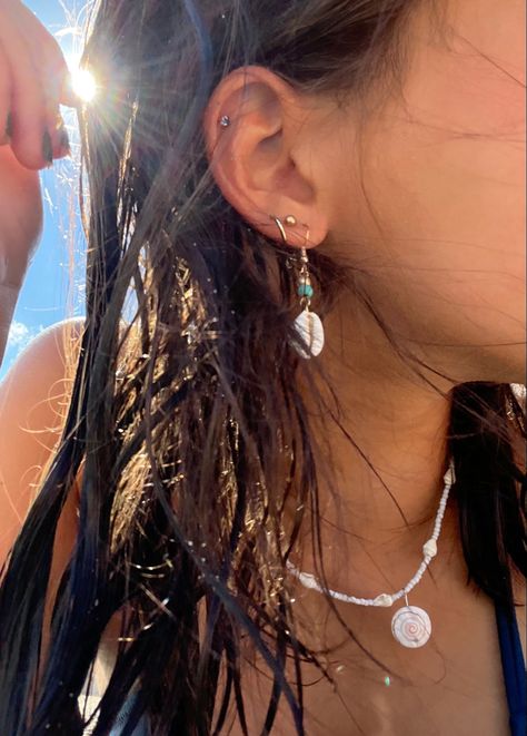 Beachy Earrings, Beachy Aesthetic, Summer Earring, Funky Jewelry, Stacked Jewelry, Jewelry Lookbook, Summer Feeling, Summer Pictures, Jewelry Inspo