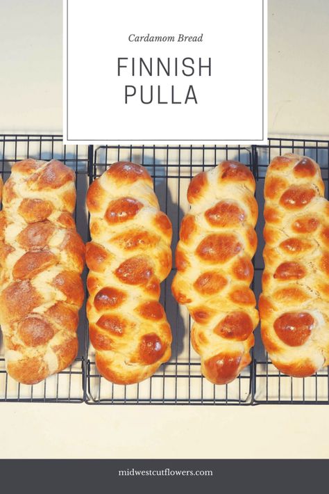 Finnish Pulla. Cardamom bread. Traditional Finnish recipe Pulla Bread Recipe, Pulla Recipe, Scandinavian Bread, Flavored Bread, Cardamom Bread, Finland Food, Finnish Food, Finnish Recipes, Beautiful Bread