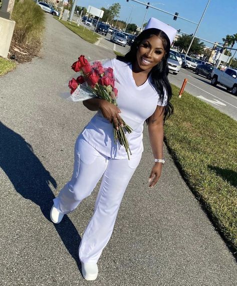 White Scrubs Nurse Pinning, Esthetician Graduation Pictures, Lpn Graduation Pictures, Medical Assistant Aesthetic, Esthetician Graduation, Nursing Jackets, Nursing School Graduation Pictures, Nurse Bae, Black Nurses