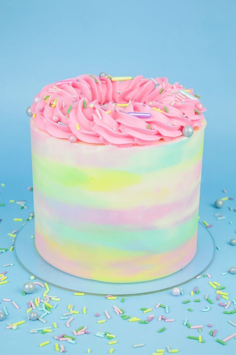 Easter Cake - Sweets & Treats Blog Easter Layer Cake, Easter Rainbow Cake, Pastel Colored Cake, Simple Pastel Cake, Watercolor Cakes, Color Cake, Easter Buttercream Cake, Colorful Cake Ideas, Pastel Color Cake