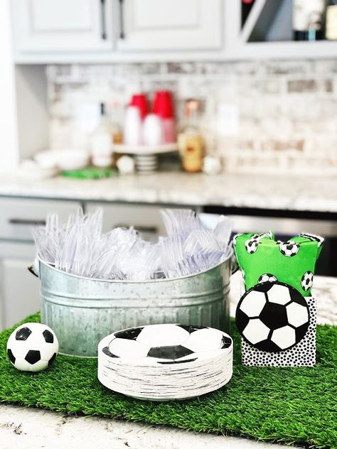 Soccer Team Party Ideas, End Of Season Soccer Party, Soccer Parties, Soccer Team Party, Soccer Banquet, Fun Table Runner, Soccer Theme Parties, Soccer Ideas, Soccer Team Gifts