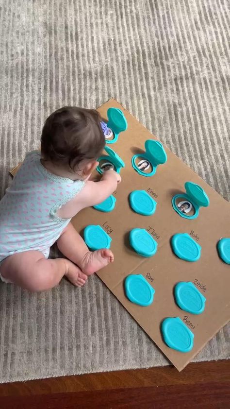 Baby Development Activities, Baby Sensory Play, Baby Play Activities, Chicken Healthy, Baby Learning Activities, Family Board, Family Diy, Recipes Crockpot, Toddler Play