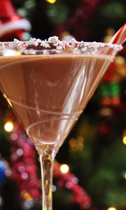 Non Alcoholic Chocolate Martini, Virgin Martini Recipes, Non Alcoholic Martini Recipes, Non Alcoholic Martini, Virgin Martini, Eggnog Martini Recipe, Chocolate Eggnog, Eggnog Martini, Holiday Drinks Alcohol