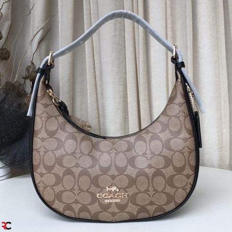 *COACH SIGNATURE HOBO* *SHOULDER HOBO BAG* *PREMIUM 12A QUALITY* *COMES WITH BOX PACKING & DUST COVER* SIZE 12/10 inches ! Coach Hobo Bag, Coach Hobo, Box Packing, Pretty Bags, Cover Size, Dust Cover, Hand Bag, Hobo Bag, Size 12