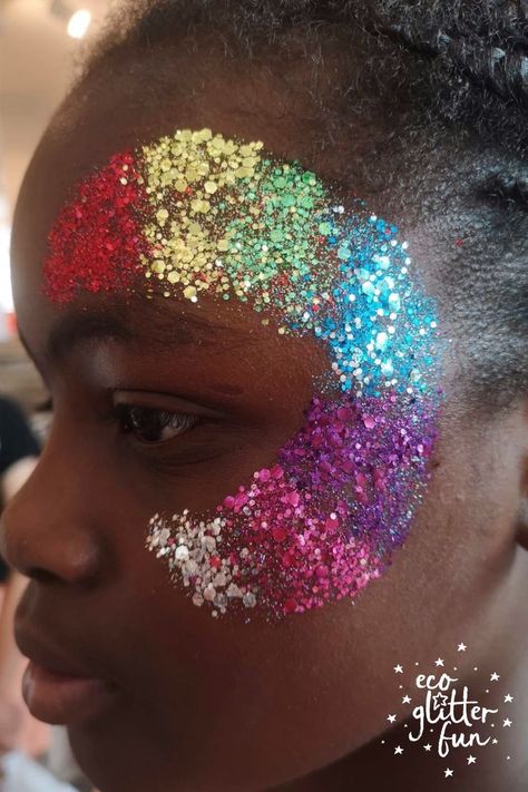 This bold & bright kids rainbow glitter pride makeup is super easy to recreate using our biodegradable glitters! Create this fun children's Pride makeup look in two simple steps using the Pride Rainbow Box Kit of Biodegradable glitter (which comes with our glitter application vegan aloe vera gel!). The best part? £1 of every kit sold is donated to LGBT charity, Albert Kennedy Trust. Pride Glitter, Childrens Makeup, Glitter Face Paint, Glitter Roots, Festival Makeup Glitter, Glitter Makeup Looks, Drag Make-up, Rainbow Face, Festival Glitter