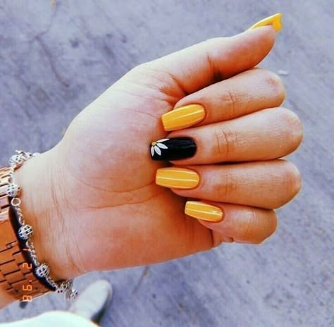 Cow Nails, Sunflower Nails, Semi Permanente, Her Nails, Summer Acrylic Nails, Short Acrylic Nails Designs, Nail Idea, Clean Nails, Yellow Nails