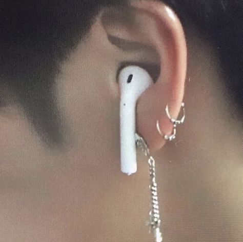 Jungkook Ear Piercings, Ear Piercings Boy, Aesthetic Piercings, Jungkook Piercing, Ear Piercings Chart, Piercing Chart, Types Of Ear Piercings, Cool Ear Piercings, Earrings Aesthetic