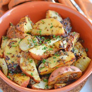 Dijon Roasted Potatoes Dijon Potatoes, How To Roast Potatoes, Onion Soup Mix Recipe, Jasmine Rice Recipes, Potato Side Dish, Oven Roasted Potatoes, Roasted Potato Recipes, How To Roast, Potato Sides