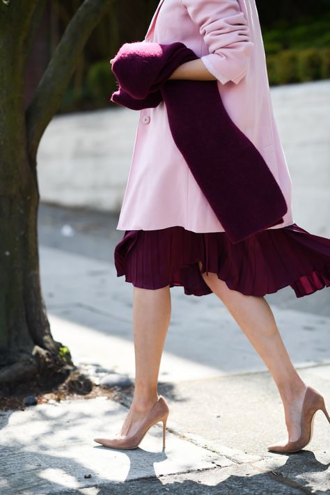 Pink + Burgundy – 9to5chic Dusty Pink Outfits, Color Analysis Summer, Cream Outfit, Pink Color Combination, Colour Combinations Fashion, Burgundy Outfit, Fall Fashion Trends Women, Color Combinations For Clothes, Modest Dresses Casual