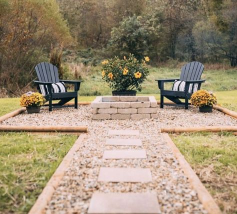 Rocks Around Patio, Rock Patio With Fire Pit, Backyard Firepit Area, Outdoor Fire Pit Area, Garden Landscaping Ideas, Outdoor Fire Pit Designs, Fire Pit Landscaping, Gravel Patio, Gravel Garden