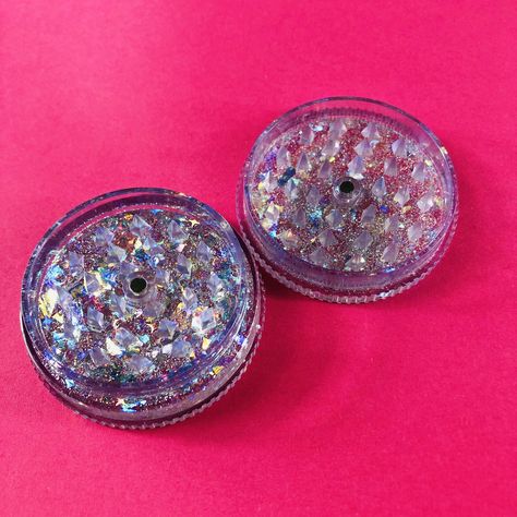 2- Piece Magnetic Holographic Glitter Grinder available now on our Etsy shop or head to www.idresin.com for 15% off!  #grinder #stoner #glitter #holographic #cute #resin #handmade Resin Grinder, Pre Rolled Cones, Epoxy Resin Art, Herb Grinder, Puff And Pass, Customizable Gifts, Holographic Glitter, Clear Resin, Pink Glitter