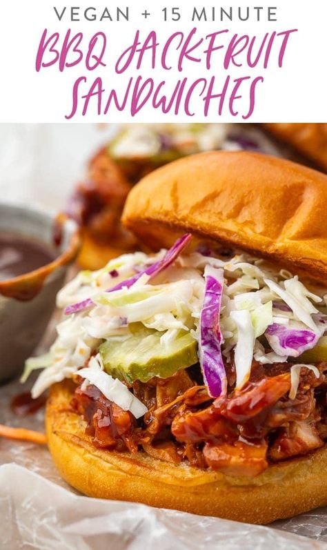 This BBQ jackfruit tastes so much like pulled pork, we can't get over it! Sweet, tangy, and tender, with a super satisfying texture. Top with the easy coleslaw on a couple buns for the perfect vegetarian or vegan BBQ sandwich. Oh, and this BBQ jackfruit recipe uses only 5 ingredients and takes just about 10 minutes. #vegan #vegetarian #jackfruit #bbq #barbecue Jackfruit Vegan Recipes, Coleslaw Sandwich, Jackfruit Sandwich, Best Risotto, 40 Aprons, Easy Coleslaw, Bbq Jackfruit, Vegetarian Bbq, Jackfruit Recipes