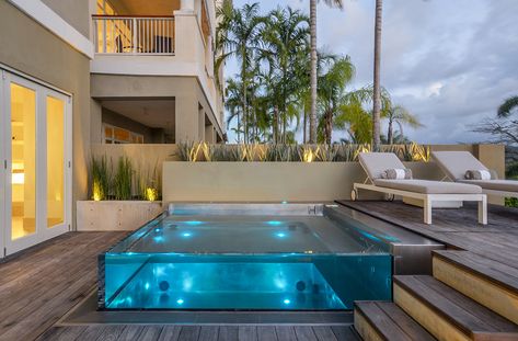 Acrylic Wall 2-Sided Spa with Bench Seating  127" x 120" x 48.5" Infinity Pool Backyard, Kleiner Pool Design, Pool Cost, Interior Kantor, Piscina Interior, Glass Pool, Small Pool Design, Luxury Pools, Small Pools