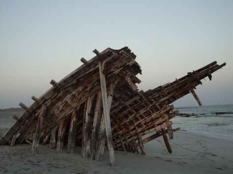 Robinson Crusoe Aesthetic, Matthias Helvar, Ship Wreck, Daniel Defoe, English Novels, Robinson Crusoe, Swan Song, Wooden Ship, Book Aesthetics