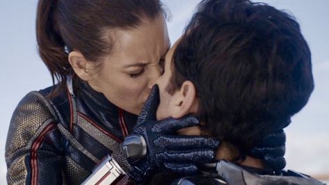 Scott And Hope, Ant Man Scott Lang, Hope Van Dyne, Movie Kisses, Avengers Quotes, Sharon Carter, Marvel Couples, Van Dyne, Avengers Imagines