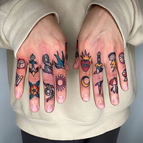 Finger Tattoos Ideas, Traditional Hand Tattoo, Roots Tattoo, Traditional Tattoo Inspiration, Small Finger Tattoos, Finger Tattoo For Women, Knuckle Tattoos, Finger Tats, Hand And Finger Tattoos