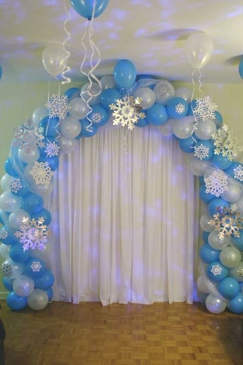 Snowflake Birthday Party Decorations, Frozen Birthday Balloon Arch, Balloon Arch Winter Wonderland, Elsa Birthday Decor, Frozen Birthday Theme Decorations, Winter Balloon Decorations, Snowflake Balloon Arch, Frozen Themed Birthday Party Decoration, Winter Dance Decorations