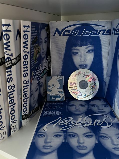 nwjs bluebook/\ we are not blue New Jeans Blue Book, Newjeans Albums, Newjeans Bluebook, Newjeans Blue, Pop Albums, Perfect House, E Day, Blue Books, Cd