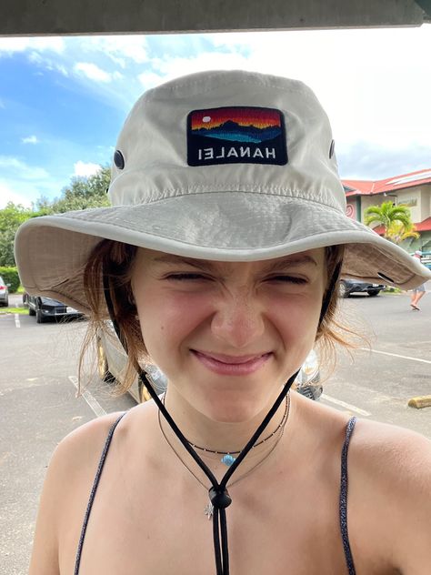 Casual Bucket Hat For Hiking, Bucket Hat Hiking Outfit, Summer Hat Aesthetic, Summer Bucket Hat With Upf 50+ For Camping, Summer Camping Bucket Hat With Upf 50+, Bucket Hat Beach Photos, Hat Aesthetic, Different Aesthetics, Granola Girl