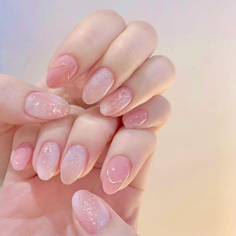 Canmake Nail Polish, Soft Gel Nails Design Classy, Nail Art Simple Pink, Simple Pink And White Nails, Pink Nails Design Short, Nail Design 2024, Simple Korean Nails, Short Nail Designs Pink, Simple Pink Nail Designs