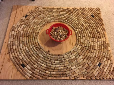 Diy Dart Board Backing, Dartboard Ideas, Deco Garage, Cork Dartboard, Dart Board Backboard, Dart Board Wall, Cork Ideas, Cork Projects, Wine Cork Crafts