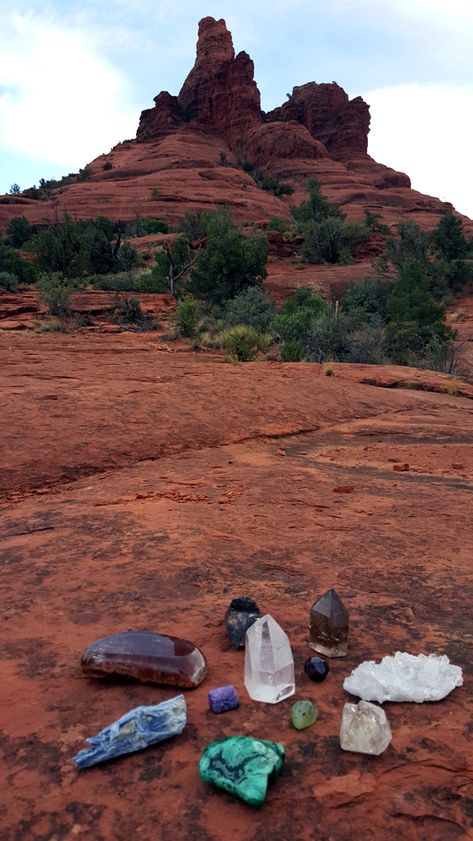 Went to the rock and gem show with my twin sister and dad. We took our new gems up to Bell Rock in Sedona, Arizona to charge them with the vortex energies there! I love Sedona! Sedona Arizona Aesthetic, Sedona Aesthetic, Writing Tropes, Vortex Energy, Bell Rock Sedona, Sedona Vortex, Clay And Wood, Arizona Aesthetic, Asthetic Pics