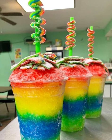 Raspados Recipe, Cookout Drinks, Best Disneyland Food, Candy Cocktails, Caribbean Queen, Mexican Snacks, Thirst Trap, Colorful Desserts, Candy Drinks