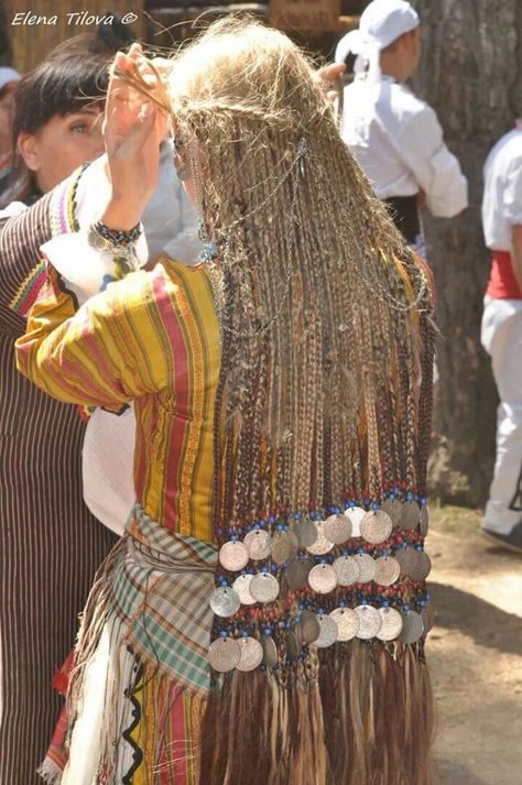 Folklore Hairstyle, Slavic Clothing, Traditional Hairstyle, Ethno Style, European Hair, Ethnic Hairstyles, Athletic Hairstyles, Hair Art, Gorgeous Hair