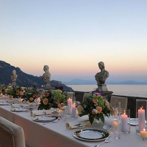 Dream Wedding Venues, Wedding Money, Amalfi Coast Italy, Table Set Up, Italian Wedding, Old Money Aesthetic, Dreamy Wedding, Italy Wedding, European Summer