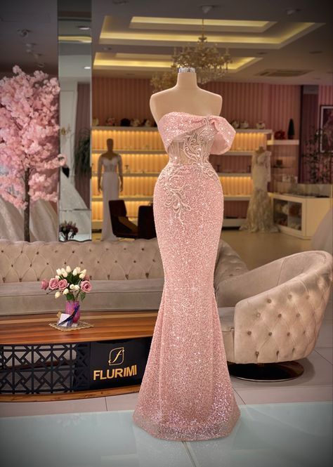 Mermaid Strapless Dress, Pink Md Dresses, Pagent Dresses Pink, Senior Prom Dresses Pink, Prom Dresses Extravagant, Prom Dress Inspiration Pink, Pink Masquerade Dress, Pink Met Gala Dresses, Big Pink Dress