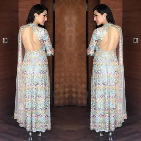 Instagram post by Tanya Ghavri • Dec 6, 2018 at 2:15pm UTC Elegant Royal Dresses, Indian Dress Up, Indian Kurti Designs, Neck Designs For Suits, Long Kurti Designs, Indian Saree Blouses Designs, Kurta Neck Design, Traditional Indian Outfits, Indian Gowns Dresses