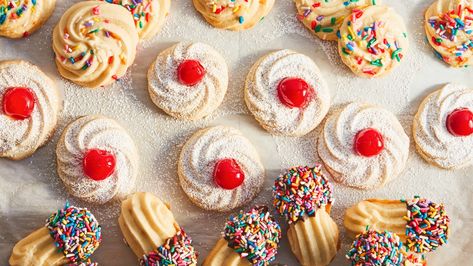 Italian Butter Cookies Italian Butter, Italian Butter Cookies, Italian Bakery, Italian Sandwich, Cherry Cookies, Frozen Cookies, Butter Cookies Recipe, Sprinkle Cookies, Butter Cookie