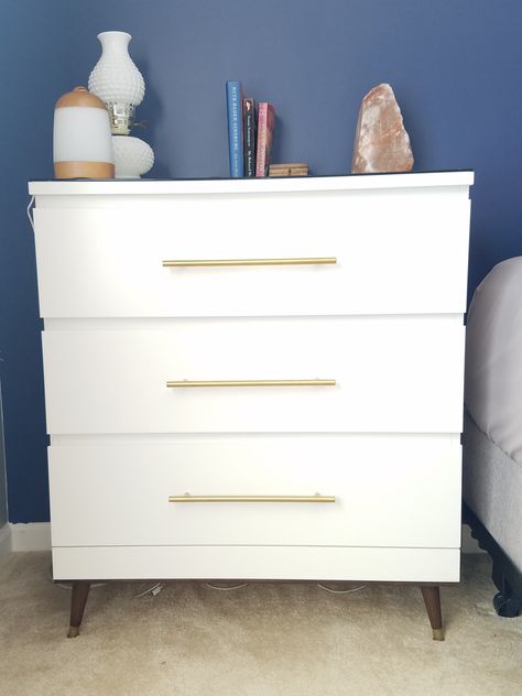 I am not your typical “creative” or “artistic” person.  I can not draw anything more than a stick figure.  I avoided taking art class in middle school.  However, I do love t… Dresser Hack, Diy Mid Century Modern, Ikea Malm Dresser, Malm Dresser, Dresser Bed, Ikea Bedroom, Ikea Malm, White Dresser, Trendy Bedroom