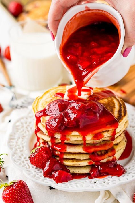 Strawberry Pancake Topping, Strawberry Syrup Recipes, Cheesecake Pancakes, Homemade Strawberry Sauce, Strawberry Pancakes, Whole Wheat Pancakes, Wheat Pancakes, Pancake Toppings, Fruit Sauce