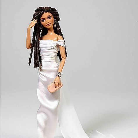 Zendaya Barbie, Joan Harris, Stockard Channing, Sandy Grease, Linda Evans, Betty Draper, Kate Middleton Prince William, Farrah Fawcett, Zendaya Coleman