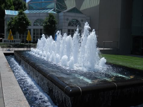 Fountain Entrance, Modern Water Feature Entrance, Modern Fountains Outdoor, Modern Water Fountain, Pool Waterfall Landscaping, Indoor Waterfall Wall, Outdoor Waterfall Fountain, Large Outdoor Fountains, Luxurious Garden