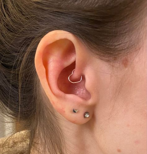 Heart Daith Piercing Jewelry, Daith Earrings Heart, Heart Shaped Daith Piercing, Daith Piercing Jewelry Heart, Daith Piercing Aesthetic, Ear Piercings Daith, Ear Piercing Daith, Heart Ear Piercing, Heart Daith Piercing