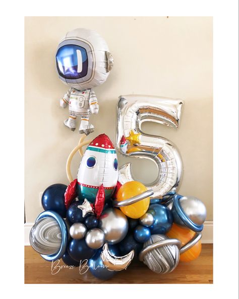 Space Balloon Bouquet, Airplane Birthday Decorations, Space Walk, Police Birthday, Cake Table Birthday, Simple Birthday Party, Boys First Birthday Party Ideas, Boys 1st Birthday Party Ideas, Space Theme Party