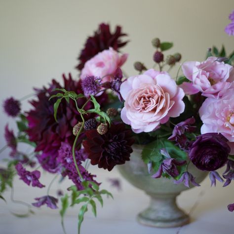 Experimenting with Roses with Flirty Fleurs Purple Wedding Flowers Centerpieces, Short Centerpieces, Purple Flower Arrangements, Purple Wedding Centerpieces, Floral Design Classes, Purple Bouquets, Purple Bridal Bouquet, Wedding Reception Flowers, British Flowers